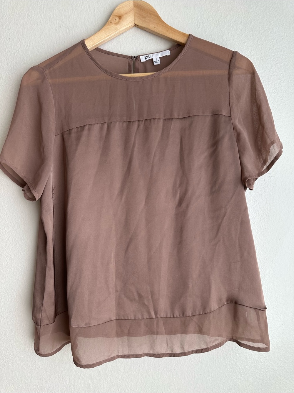 DR2 Relaxed Short-Sleeve Sheer Blouse in Mauve-Taupe